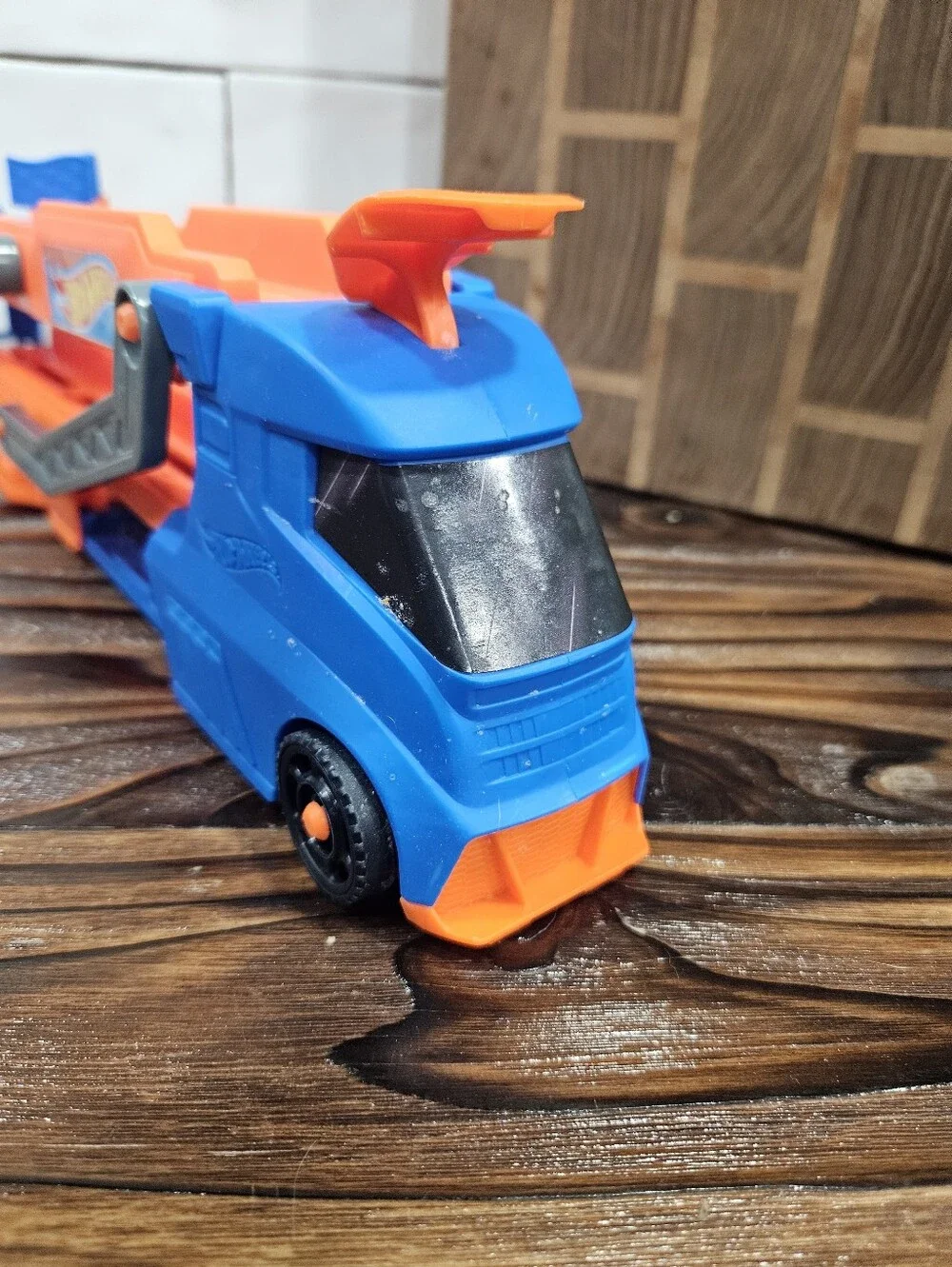 Hot Wheels Truck Ramp City Speed Transporter Track Extend N Stunt Hauler